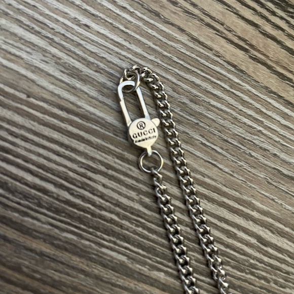 NEW Gucci Sterling Sliver 925 Round Pendant And Chain Necklace w/Box Dust Bag - Picture 5 of 12